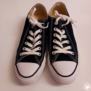 Converse All Star black canvas sneakers. Unisex. Men's 5, Women's 7. .EUC